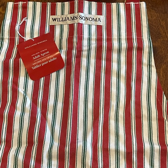 NWT 8 piece William Sonoma Holiday Stripe apron set for 4 w/ potholders - Picture 2 of 7